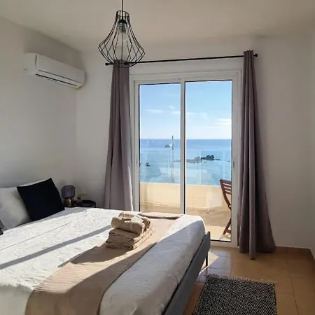 Apartment Phaedrus Living: Seaview Luxury Flat Paphinia 204
