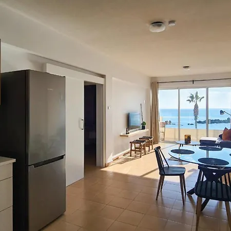 Apartment Phaedrus Living: Seaview Luxury Flat Paphinia 204 *