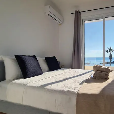 Apartment Phaedrus Living: Seaview Luxury Flat Paphinia 204