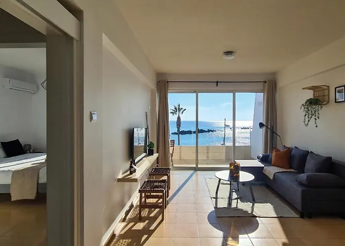 Apartamento Phaedrus Living: Seaview Luxury Flat Paphinia 204